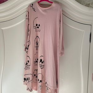 Nununu light pink skull dress size 4-5, new.